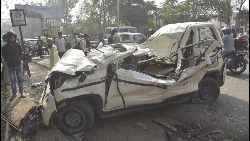 Ghaziabad: 2 friends out on night drive killed in Bolero crash