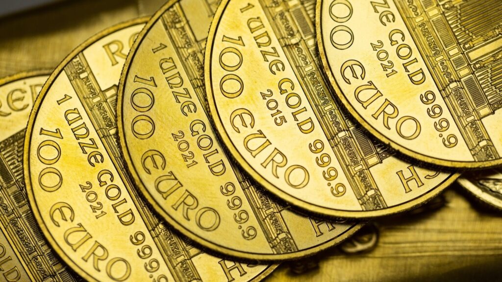 Gold retreats after hitting an all-time high on Trump tariffs