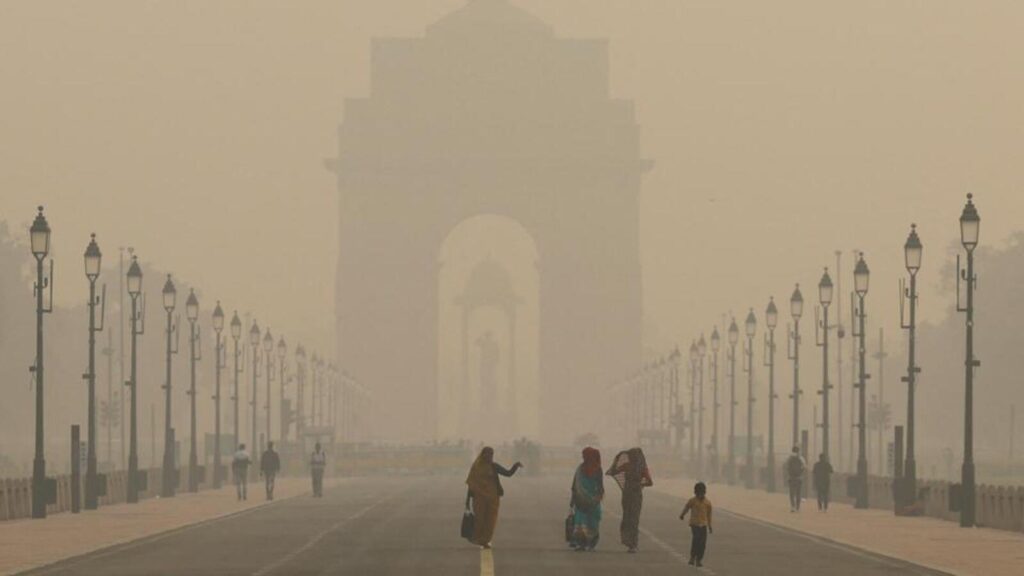 Govt manipulating AQI data: AAP; BJP hits back | Latest News Delhi