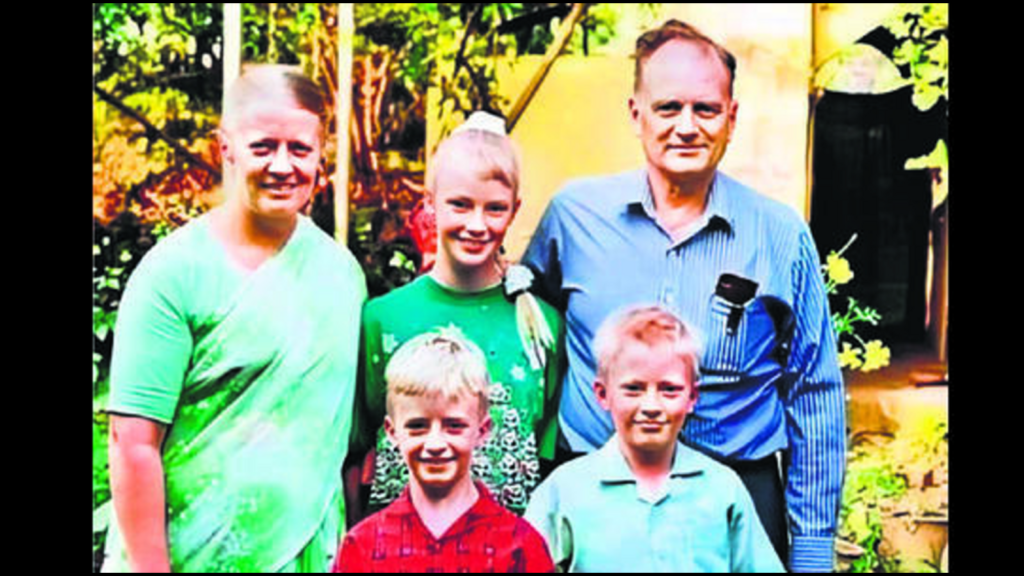Graham Staines murder: Convict released for good prison behaviour, garlanded | Latest News India