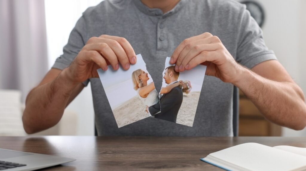 Heartbreak makes you lash out or smile in peace? Study reveals 3 main reactions after breakup