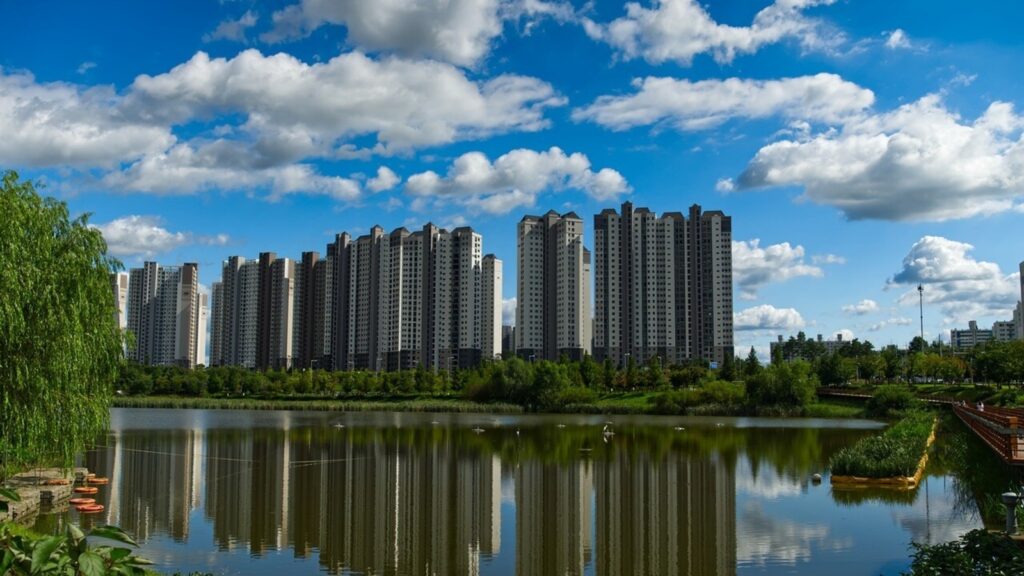 Housing sales across top seven cities decline by 12% in Q1 2025: JLL report