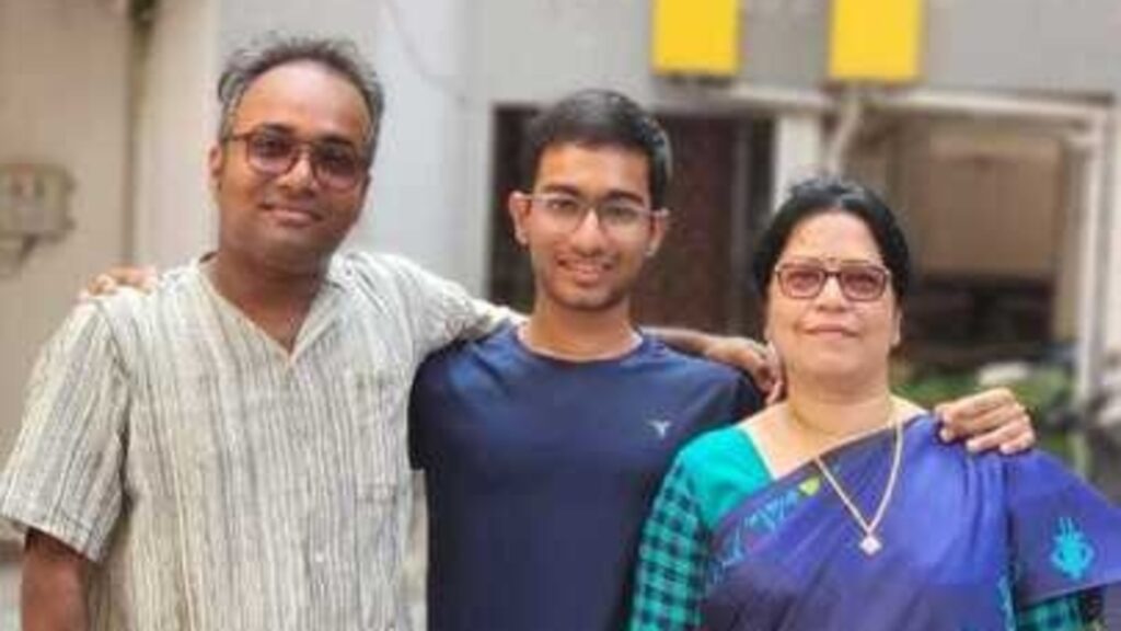 Incredible story of Archisman: From surviving road accident 3 days before session 1 to becoming JEE topper in session 2