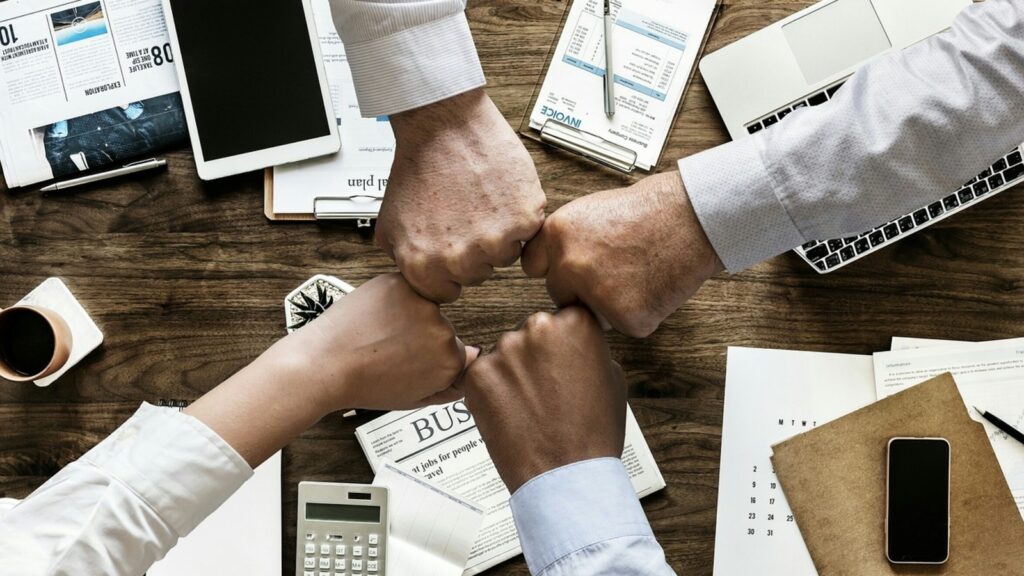 Indian consultant fires client for disrespecting his team, earns praise on LinkedIn | Trending