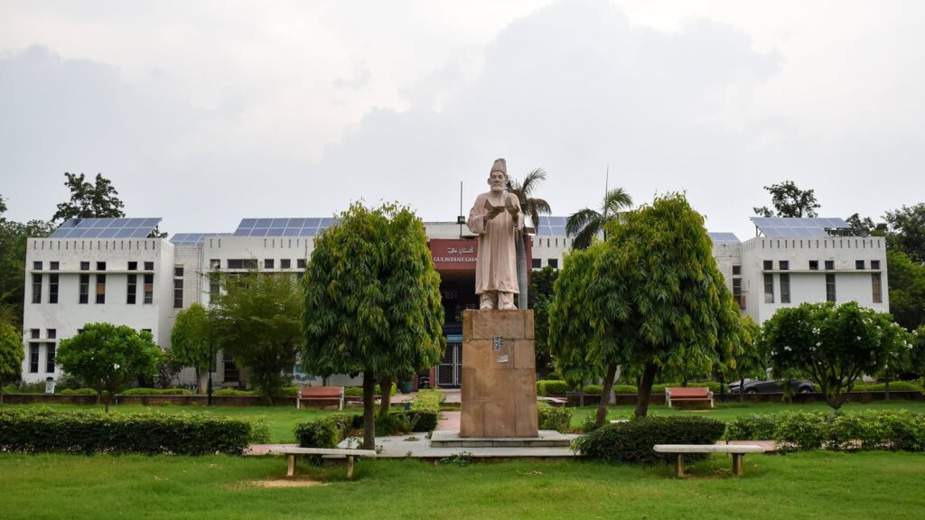 JMI Admission 2025: Last day to apply today at admission.jmi.ac.in