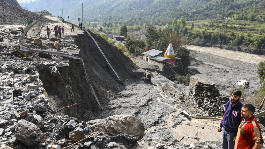 Jammu-Srinagar highway reopens for one-way traffic after massive landslide; special train for stranded passengers | Travel