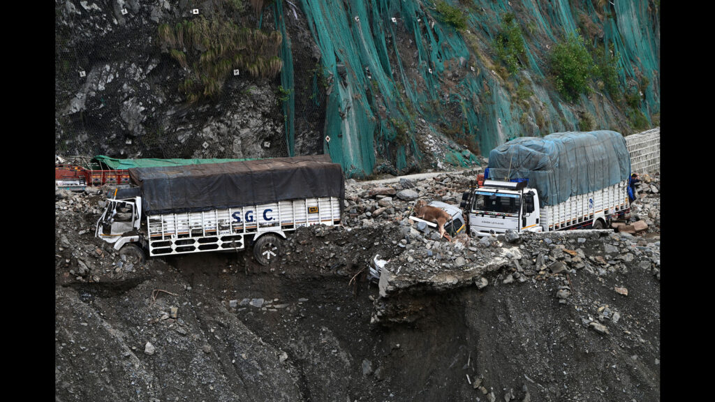Jammu-Srinagar highway to open after 6 days: NHAI