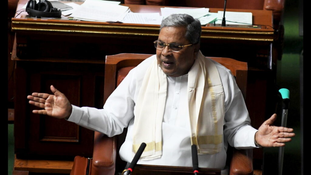 Karnataka CM requests Fadnavis to release water from dams | Mumbai news