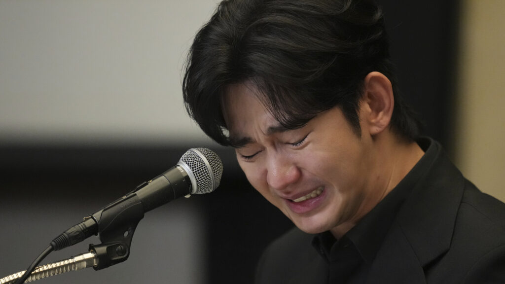 Kim Soo Hyun breaks down while clarifying dating timeline with Kim Sae Ron; says he is ‘not a paedophile’ | Web Series