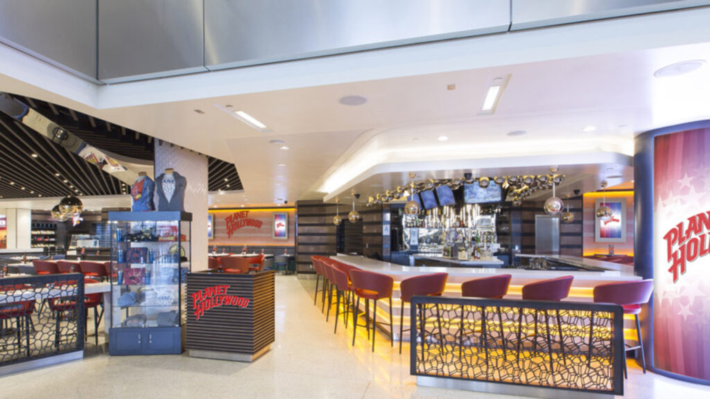 LAX Airport server to lose job over ‘racist’ message from unidentified diners? ‘Go back to Mexico’
