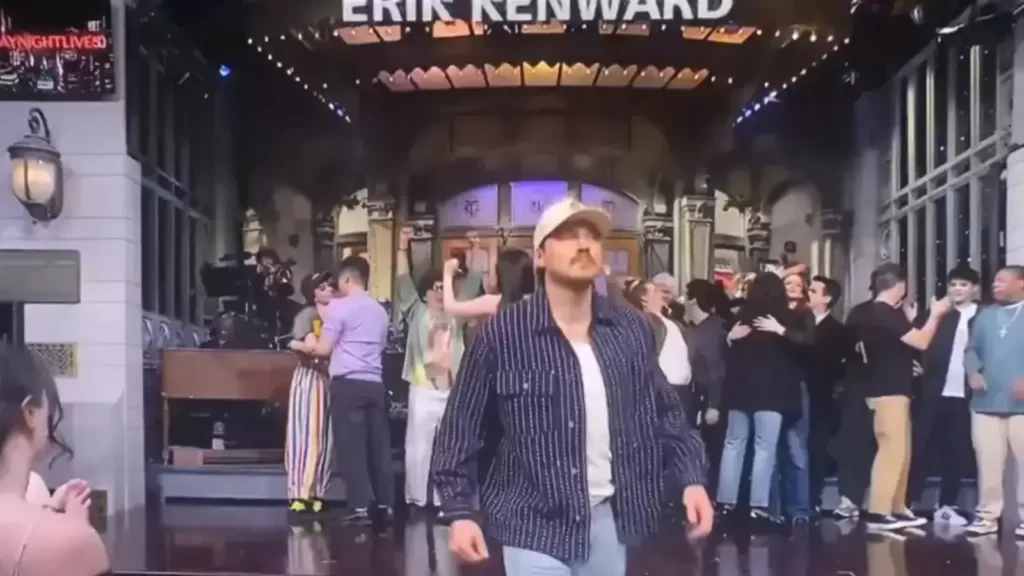 Lip reader reveals what Morgan Wallen said before walking off SNL stage | Hollywood