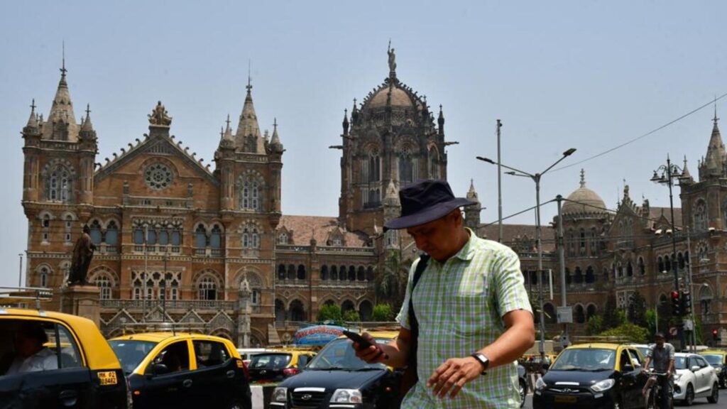 Maharashtra reports 34 heatstroke cases in just 10 days | Mumbai news