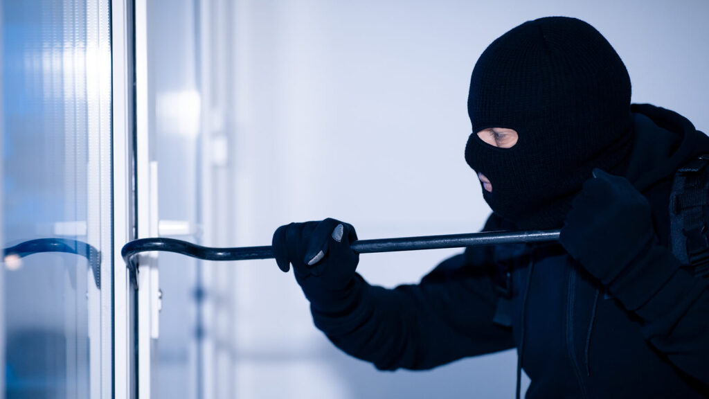 Masked robbers loot Bengaluru club: Patrons attacked and stripped, five arrested | Bengaluru