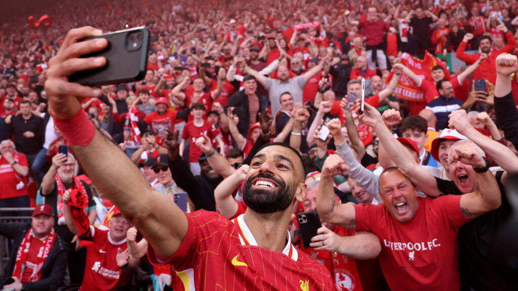 Mohamed Salah breaks the internet with iconic selfie goal celebration as Liverpool clinch Premier League title | Football News