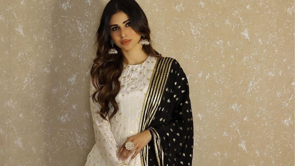 Mouni Roy recalls terrifying night when a stranger tried to break into her hotel room: ‘I started screaming’ | Bollywood