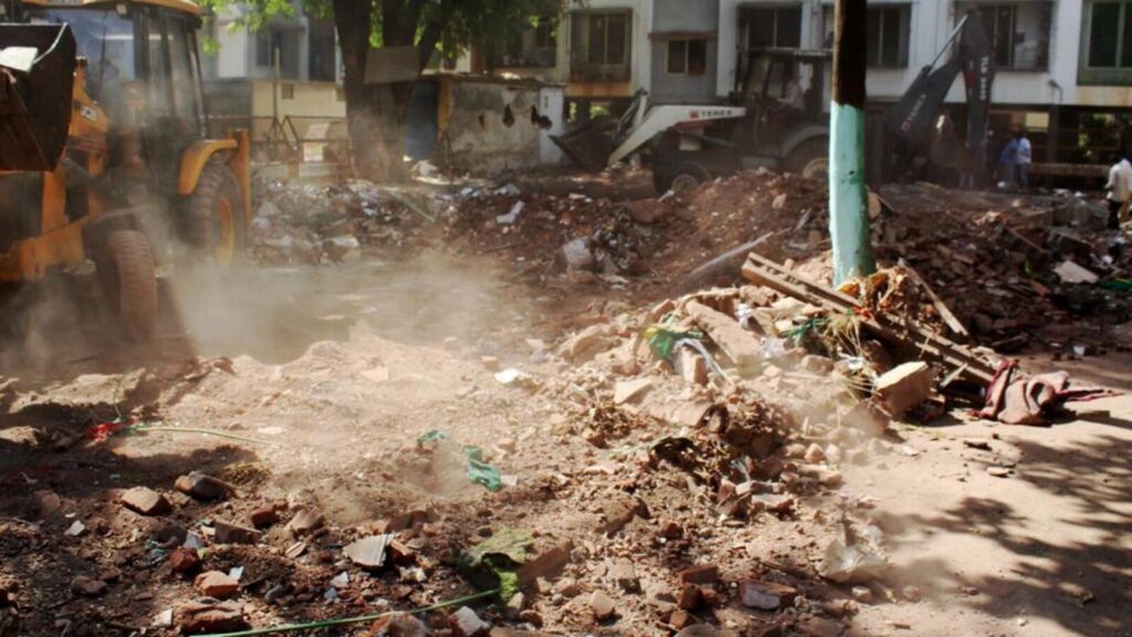 Nashik violence: 21 policemen injured as mob runs amok over dargah demolition