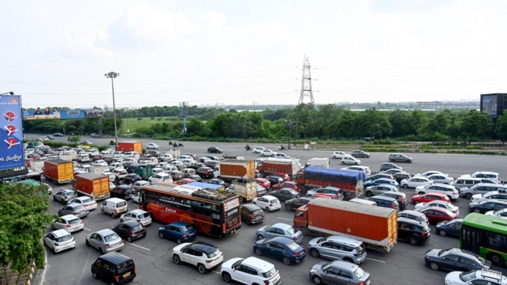 Noida clears stalled elevated road project