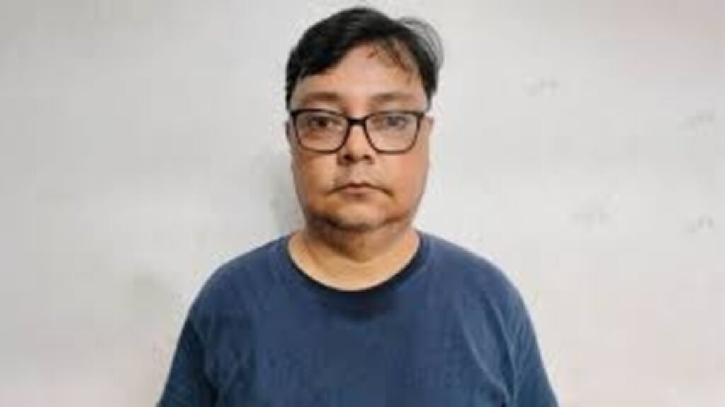 Noida man hammers wife to death over suspicion of affair, surrenders before police | Latest News India