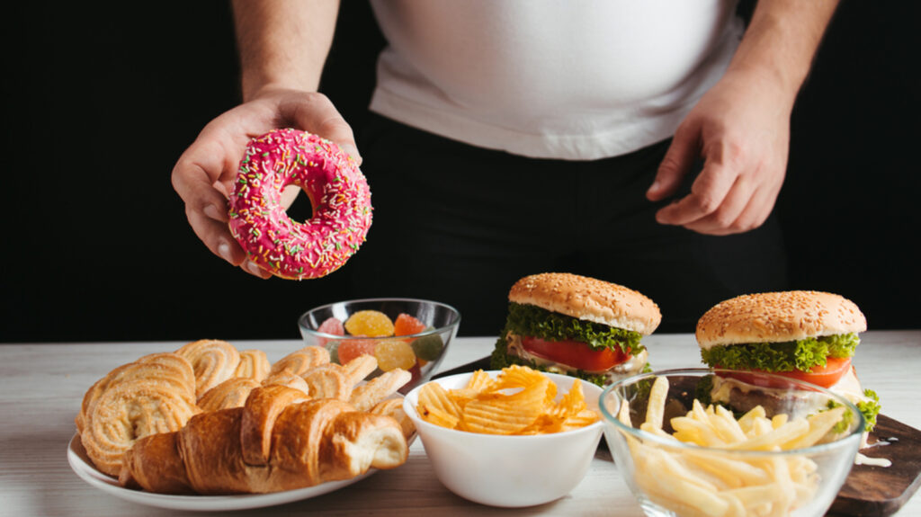 Nutritionist who dropped 25 kilos, shares 5 things that are normal after a high-calorie weekend | Health