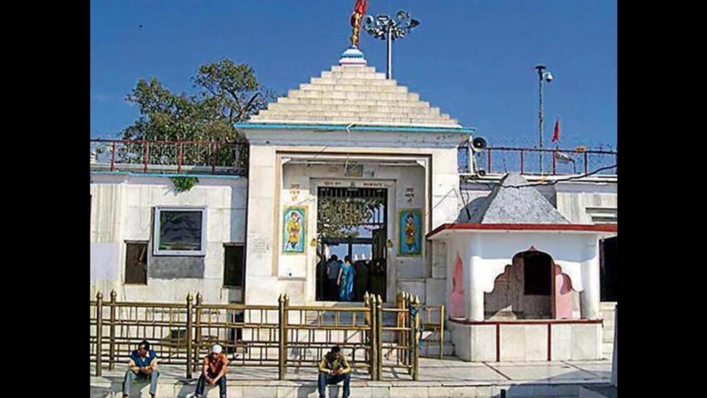 Over 18 lakh pilgrims visited Shakti Peethas in Himachal during Navratri