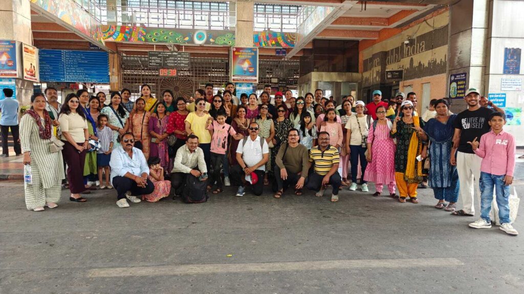 Pahalgam terror attack: Pune tourists struggle to get home amid scramble for flights, hotels