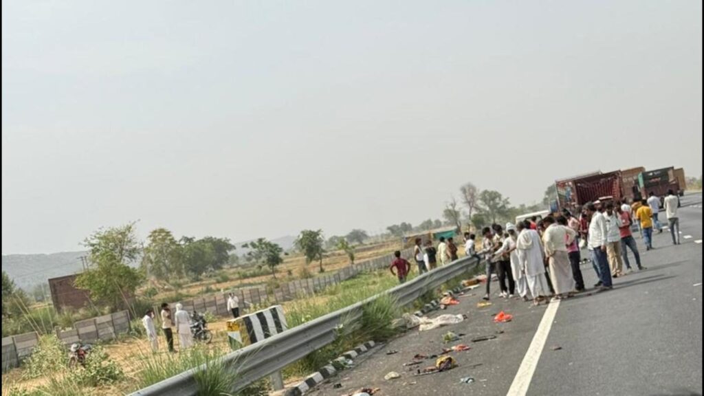 Pickup van mows down 6 sanitation workers on Delhi-Mumbai Expressway, 5 injured | Latest News India