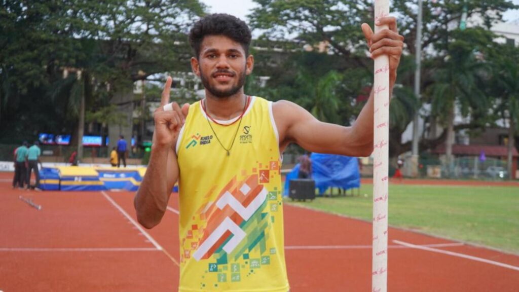 Pole vaulter Dev Meena breaks national record