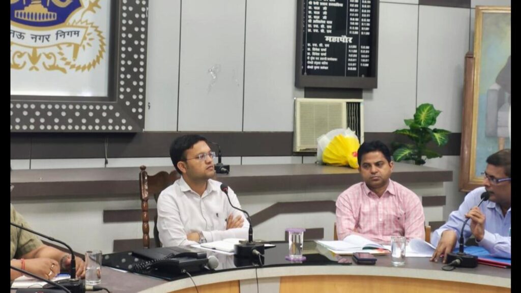 Poor sanitation in U.P. capital: Conduct survey of all drains, directs civic chief