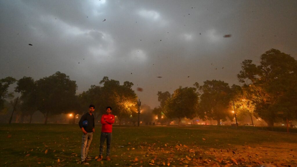 Powerful dust storm pounds Delhi, Gurugram, other NCR cities | In Pics
