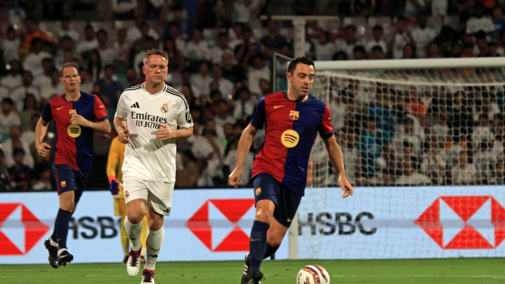 Real Madrid beat Leyendas FC Barcelona Legends by 2-0 in Legends Faceof | Football News