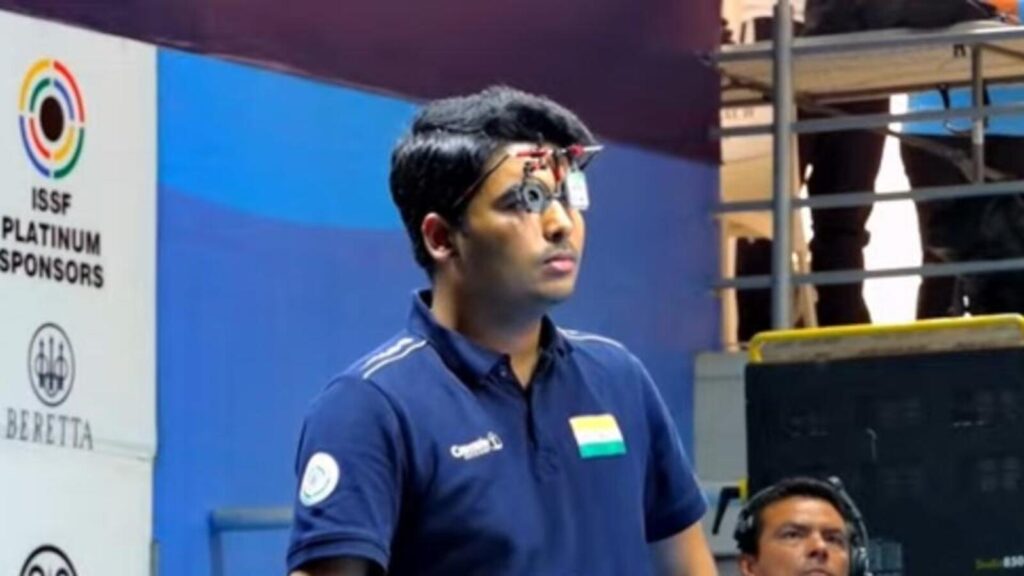 Saurabh wins World Cup bronze on return, Varun fourth