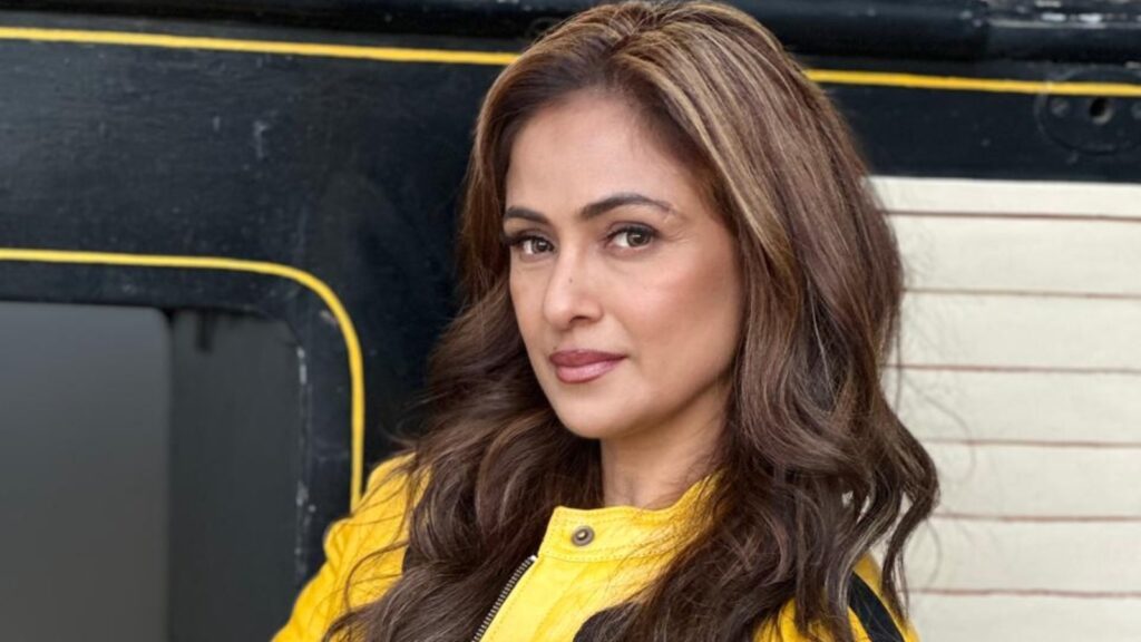 Simran reveals female co-star shaded her for playing ‘aunty roles’; internet speculates if it’s Jyotika or Trisha