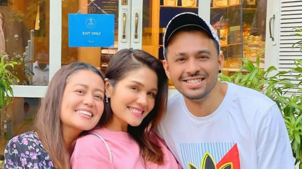 Sonu Kakkar says she cuts ties with her siblings Tony Kakkar and Neha Kakkar, Reddit wonders if its a gimmick