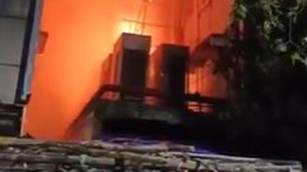 Staffer jumps off Kolkata hotel in panic after fire breaks out, dies: Official | Kolkata