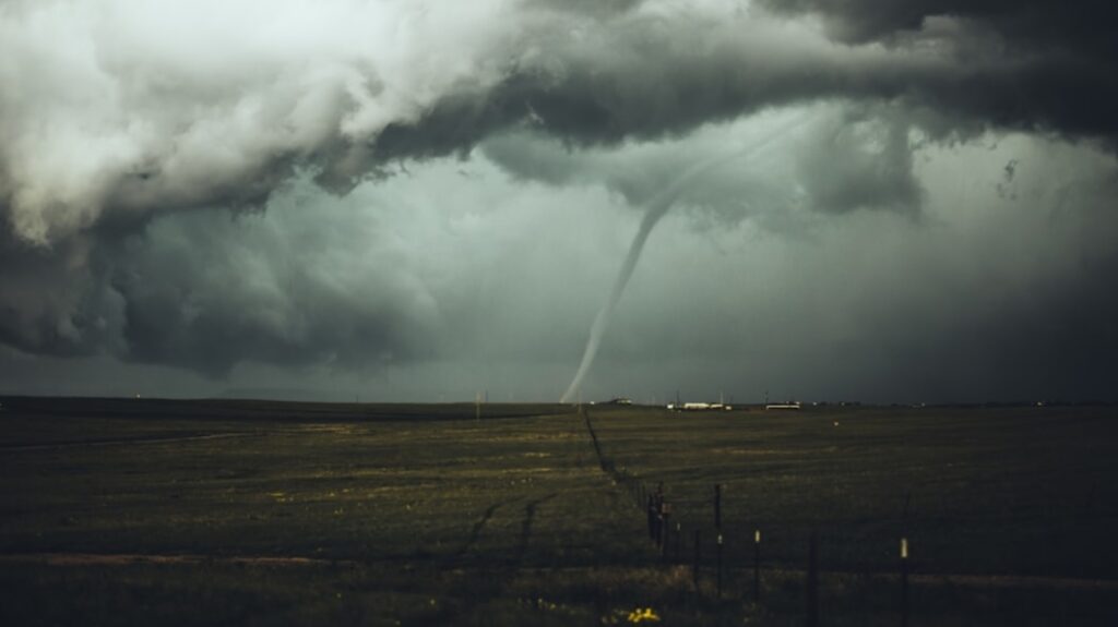 Texas tornado warnings: Videos from Clarksville, Grand Saline emerge – Where’s the twister headed