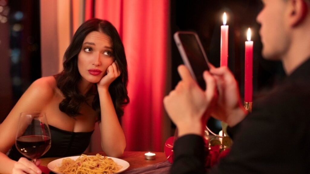 Therapist shares 5 ‘sneaky’ things that can sabotage your relationship