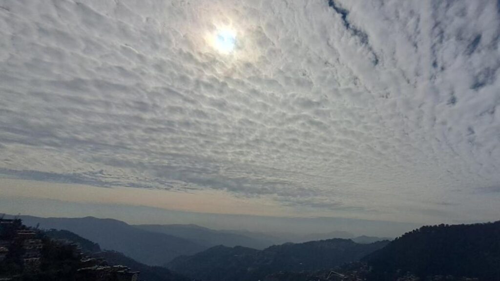 Thunderstorms, lightning predicted across Himachal; IMD issues orange, yellow alerts