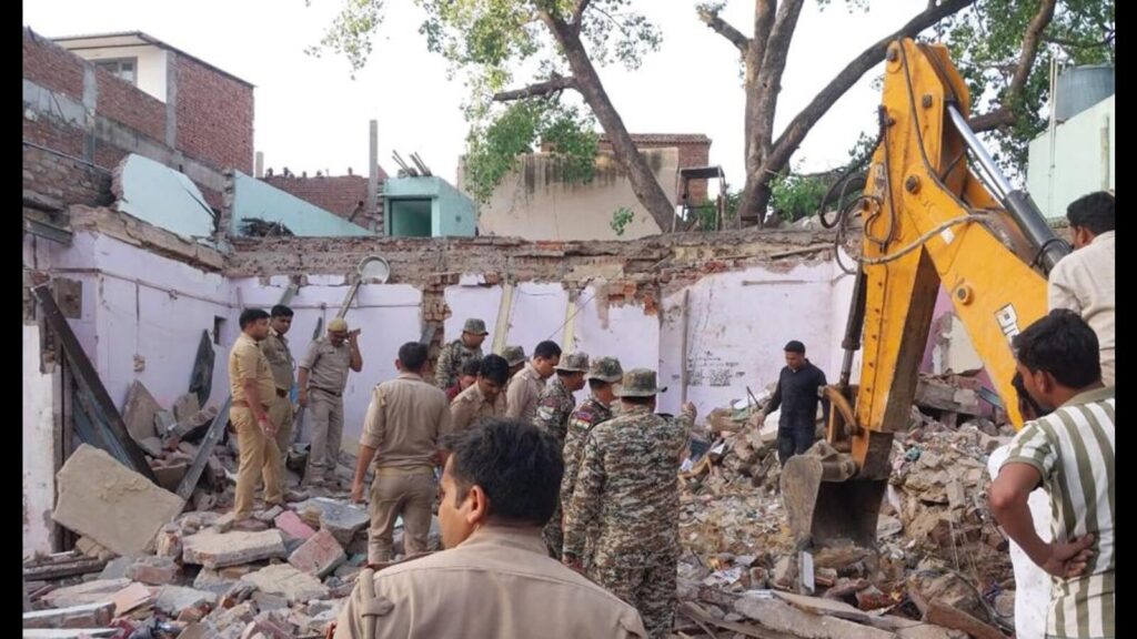 Two die as 4 shops collapse in Agra