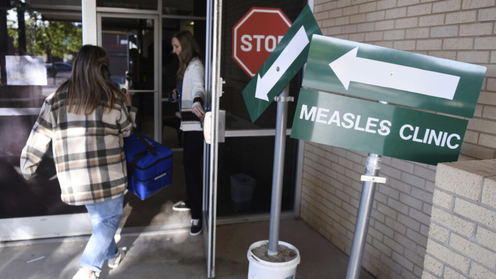 US measles cases surpass 700 with outbreaks in 6 states