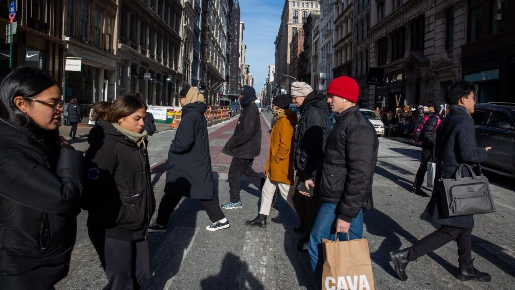 US retail sales surge 1.4% in March, driven by auto sector amid tariff concerns