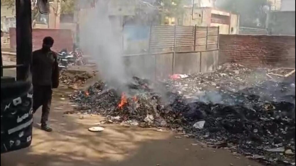 Waste burning at Gurugram Bus Stand sparks health concerns