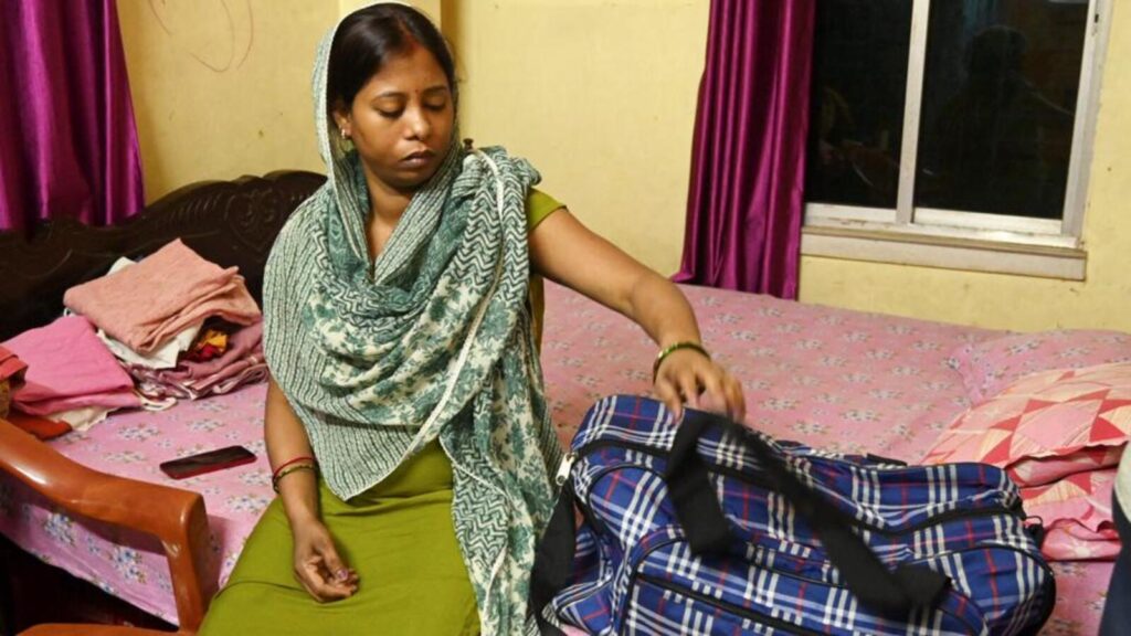 Wife of BSF constable detained by Pakistan Rangers leaves for Pathankot | Kolkata