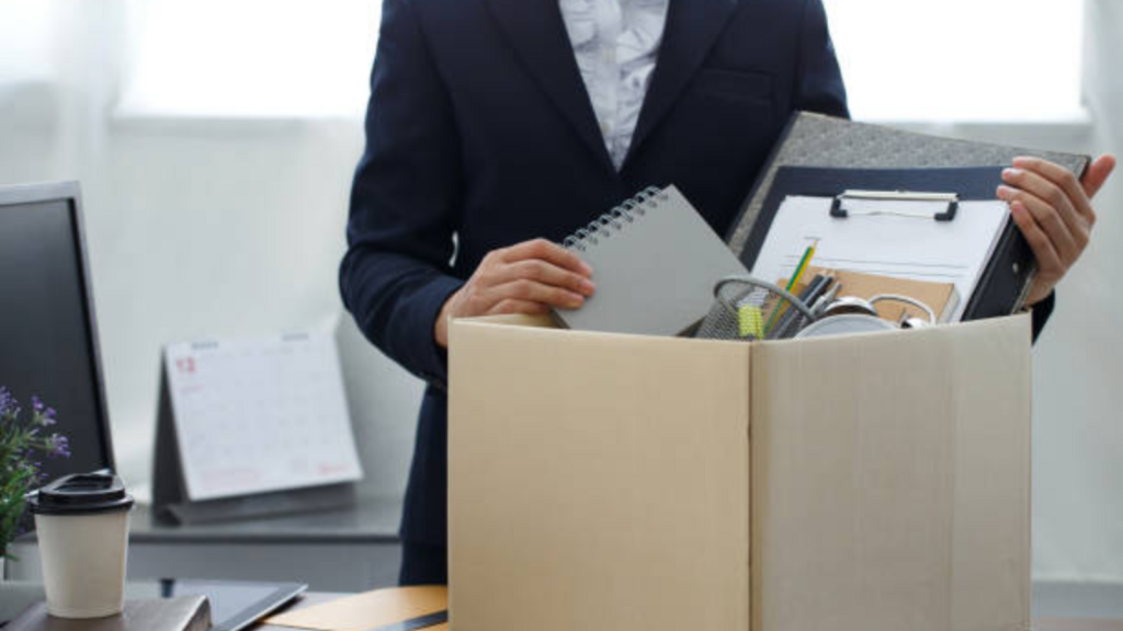 Woman fired for leaving work one minute early sues employer: ‘This is relentless…’ | Trending