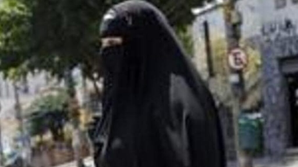 ‘Why are you with a Hindu boy?’: Burqa-clad college girl harassed by classmates in Bengaluru, five held | Bengaluru
