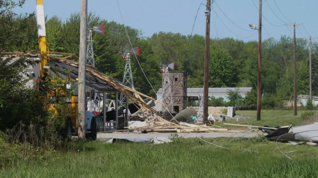 Tornado leaves trail of death and destruction in St Louis​