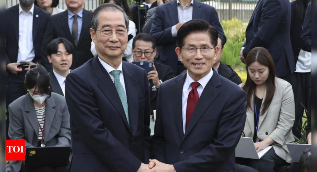 Uproar as South Korea conservatives switch presidential candidate | World News