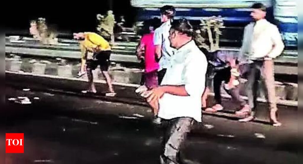 Direct out of Netflix’s ‘Money Heist’: When cash ‘rained’ at UP dhaba after thief tried to snatch bizman’s bag | Prayagraj News