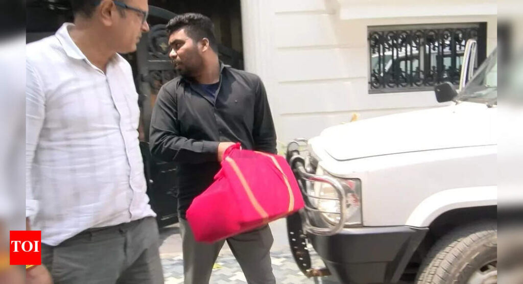 ACB-EOW raids 13 locations in Chhattisgarh liquor scam, Rs 19 lakh cash seized | Raipur News
