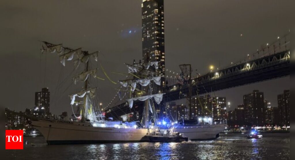 Mexican Navy ship was heading the wrong way? Official says vessel was never intended to pass beneath Brooklyn Bridge before deadly crash