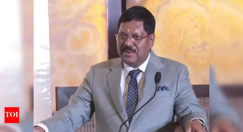 Maharashtra chief secretary, DGP apologise for protocol lapse at CJI event | India News
